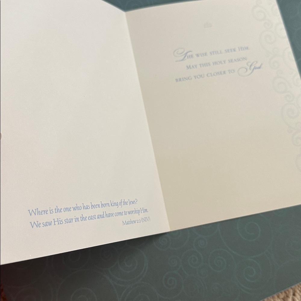 8 Christmas Greeting Cards (no envelopes included) - Picture 14 of 17